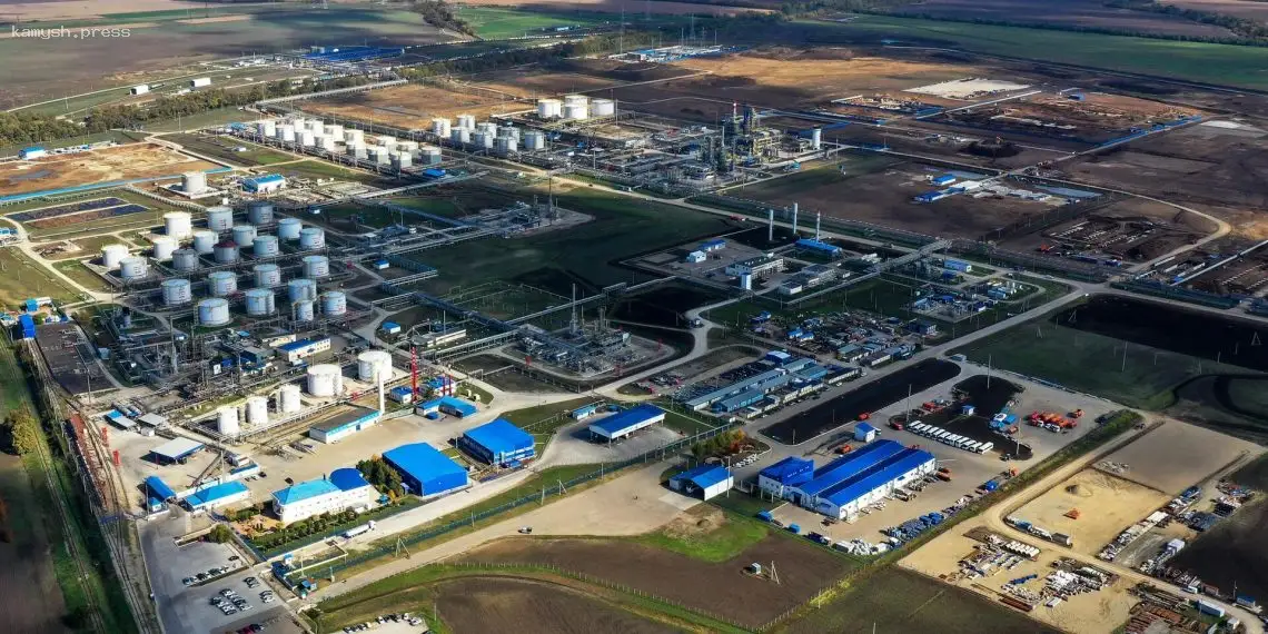 Объекты топливно-энергетического комплекса РФ ночью поразили дроны СБУ и ССО – СМИ