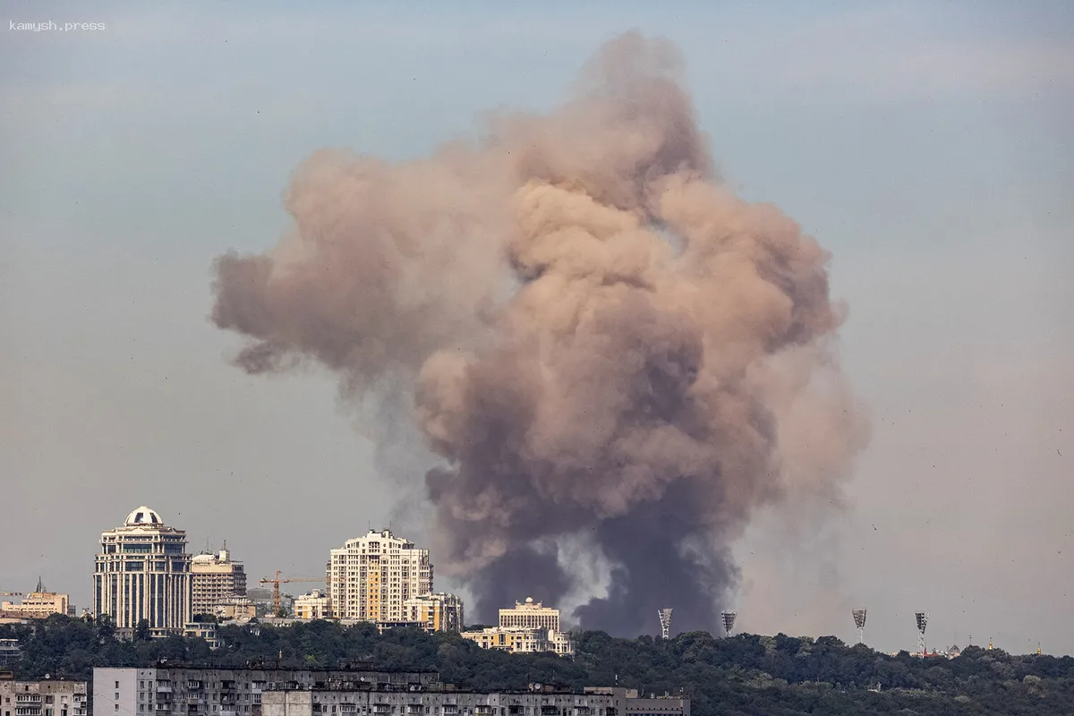 Киев подвергся массированному ракетному удару