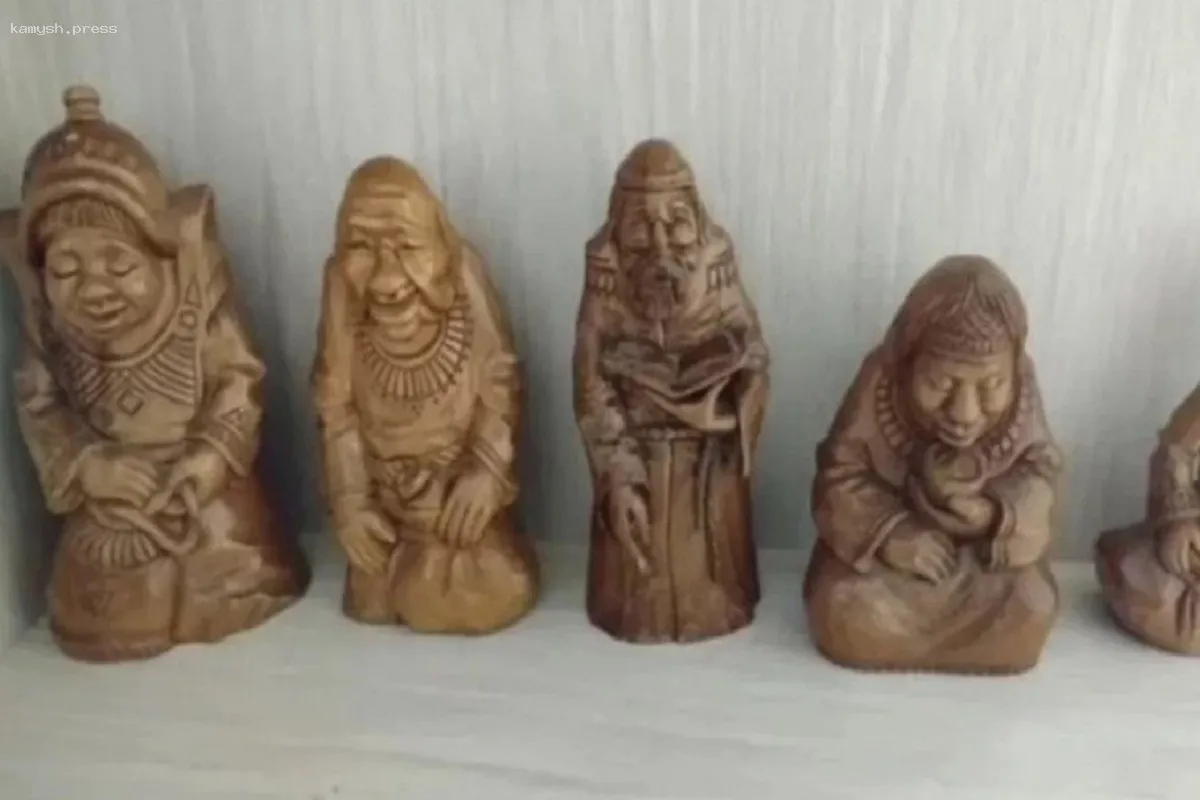 В Новосибирске за коллекцию фигурок из кедра просят 200 тысяч рублей