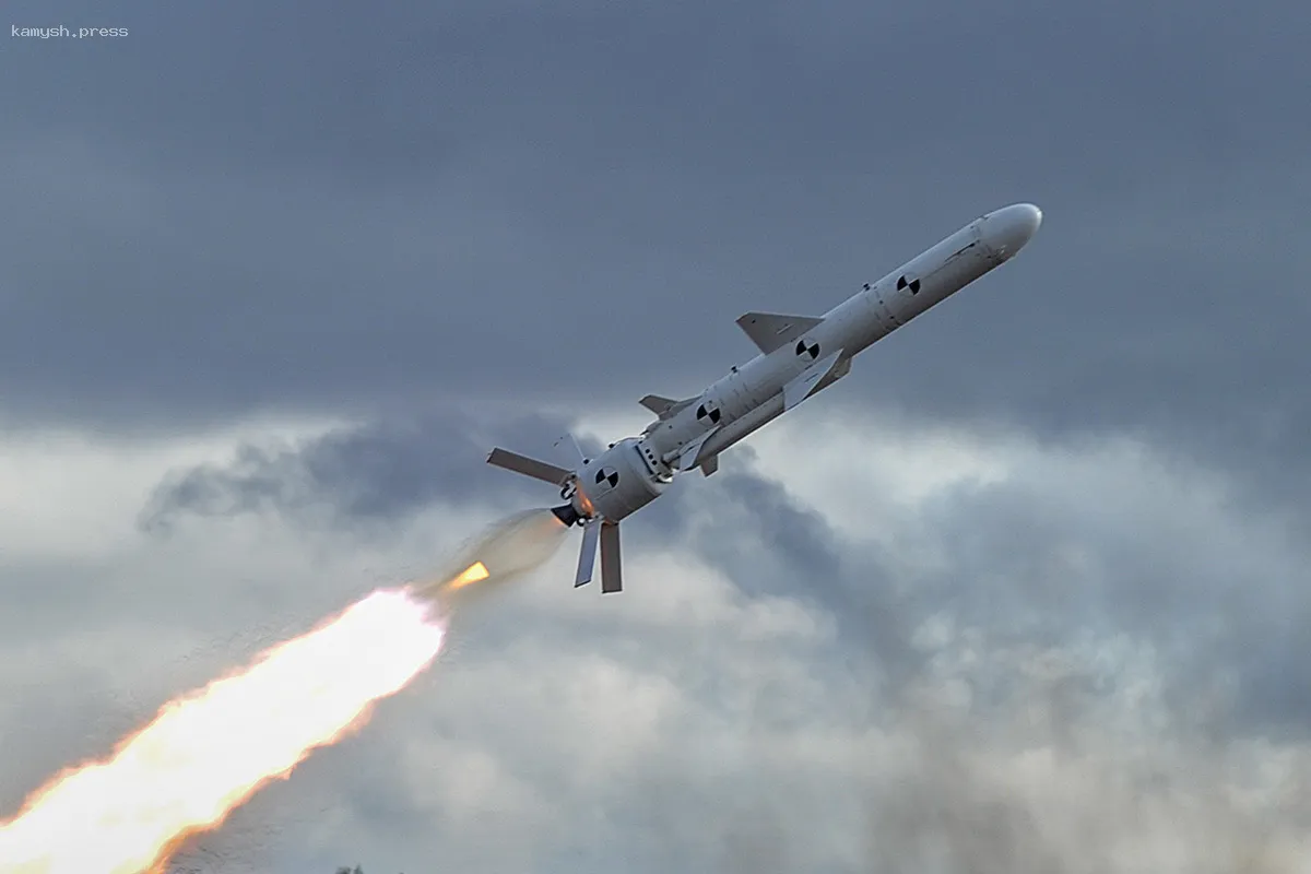 Над Азовским морем уничтожили ракету «Нептун» и 38 БПЛА