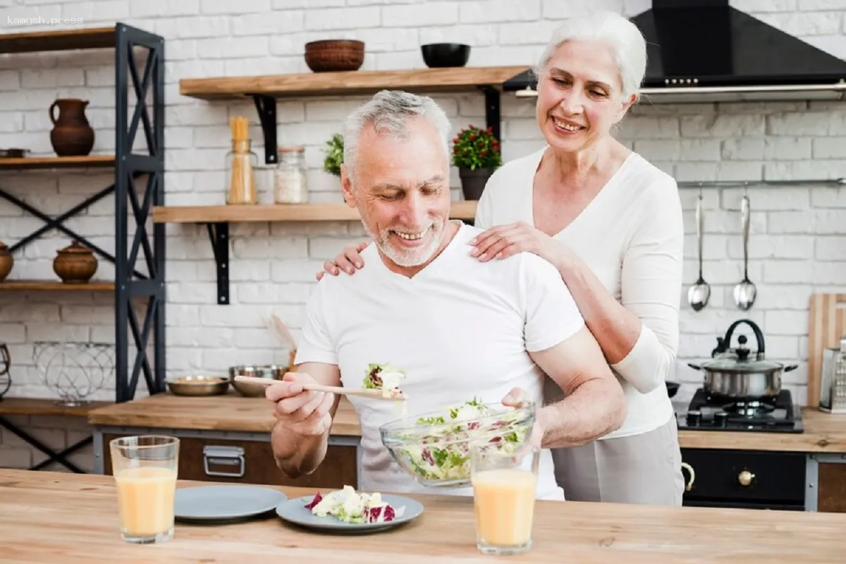 Здоровая старость: как пожилым людям укрепить сосуды питанием?