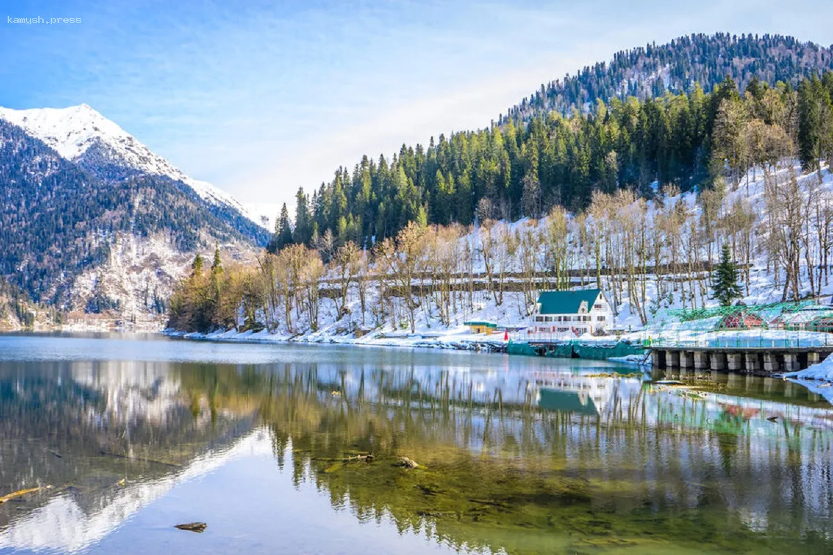 В Абхазии нашли мертвым пропавшего на озере Рица туриста из России