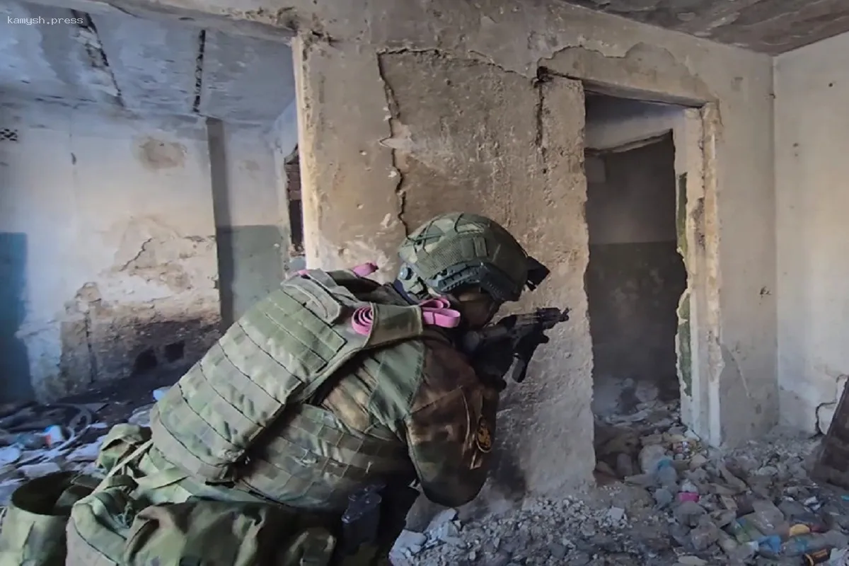 Российские военные уничтожили колонну врага под Курской областью