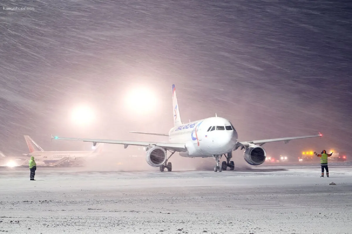 В аэропорту Толмачево задержано прибытие девяти авиарейсов