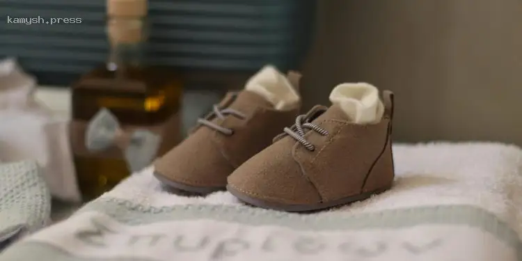 Именины Алексея, Виктора и других 17 марта: почему сегодня нежелательно давать или брать в долг детские вещи