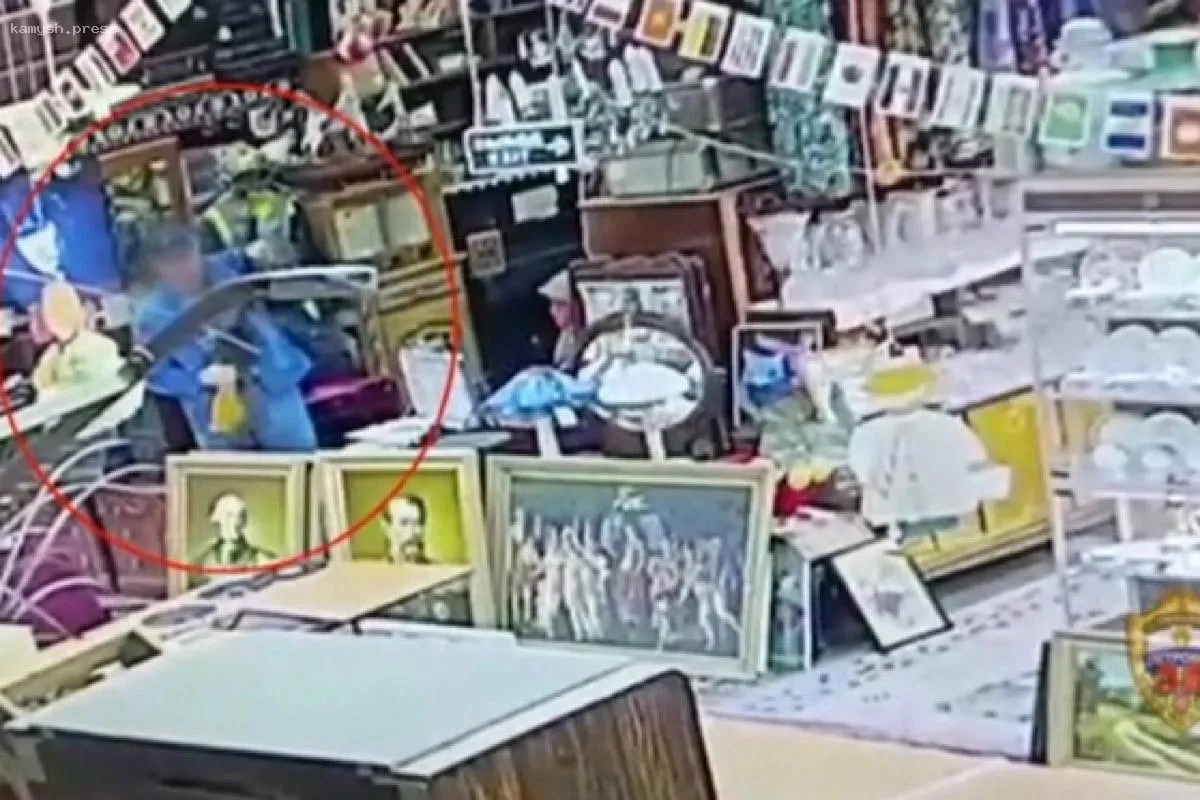 Рецидивист с оружием: в Москве осуждённый мужчина украл макет пулемета с выставки