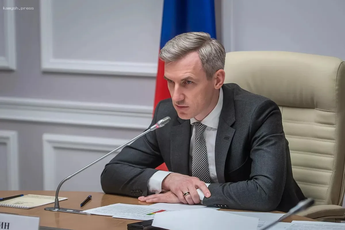Губернатор Василий Анохин запросил федеральные средства для обновления моста и аэродрома