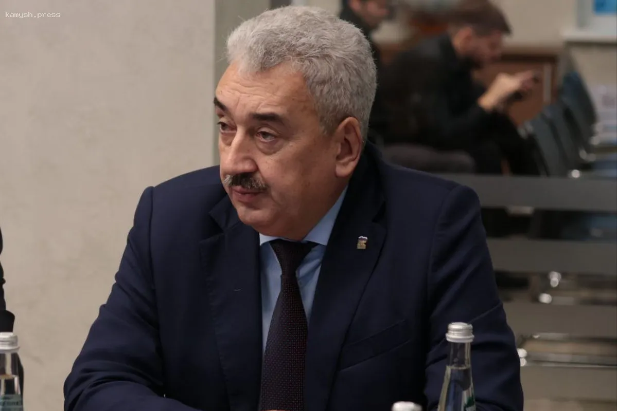 Председатель Госсовета Чувашии Леонид Черкесов поддержал федеральный законопроект по обращению с животными: Главная ценность – жизнь и здоровье граждан