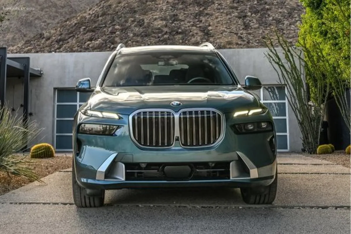Обнародована цена BMW X7 2025 года для российского рынка