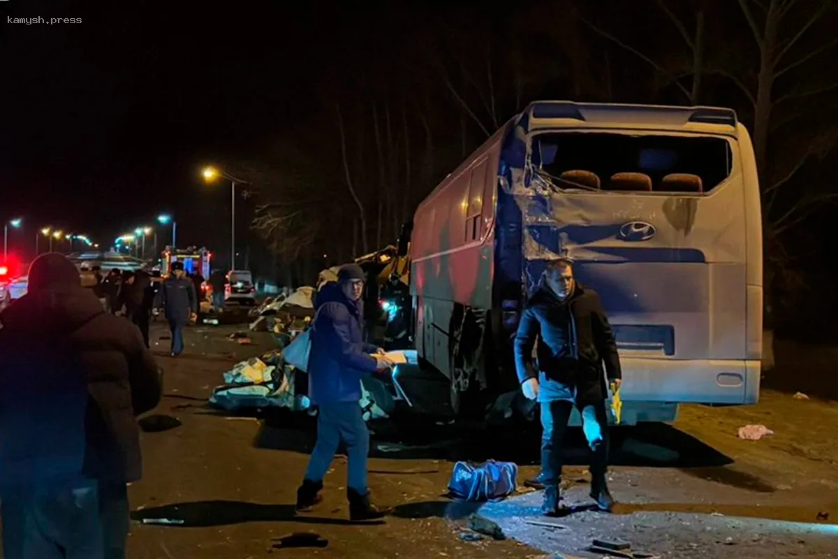 Шесть сотрудников агрохолдинга погибли в ДТП с двумя автобусами в Белгородской области