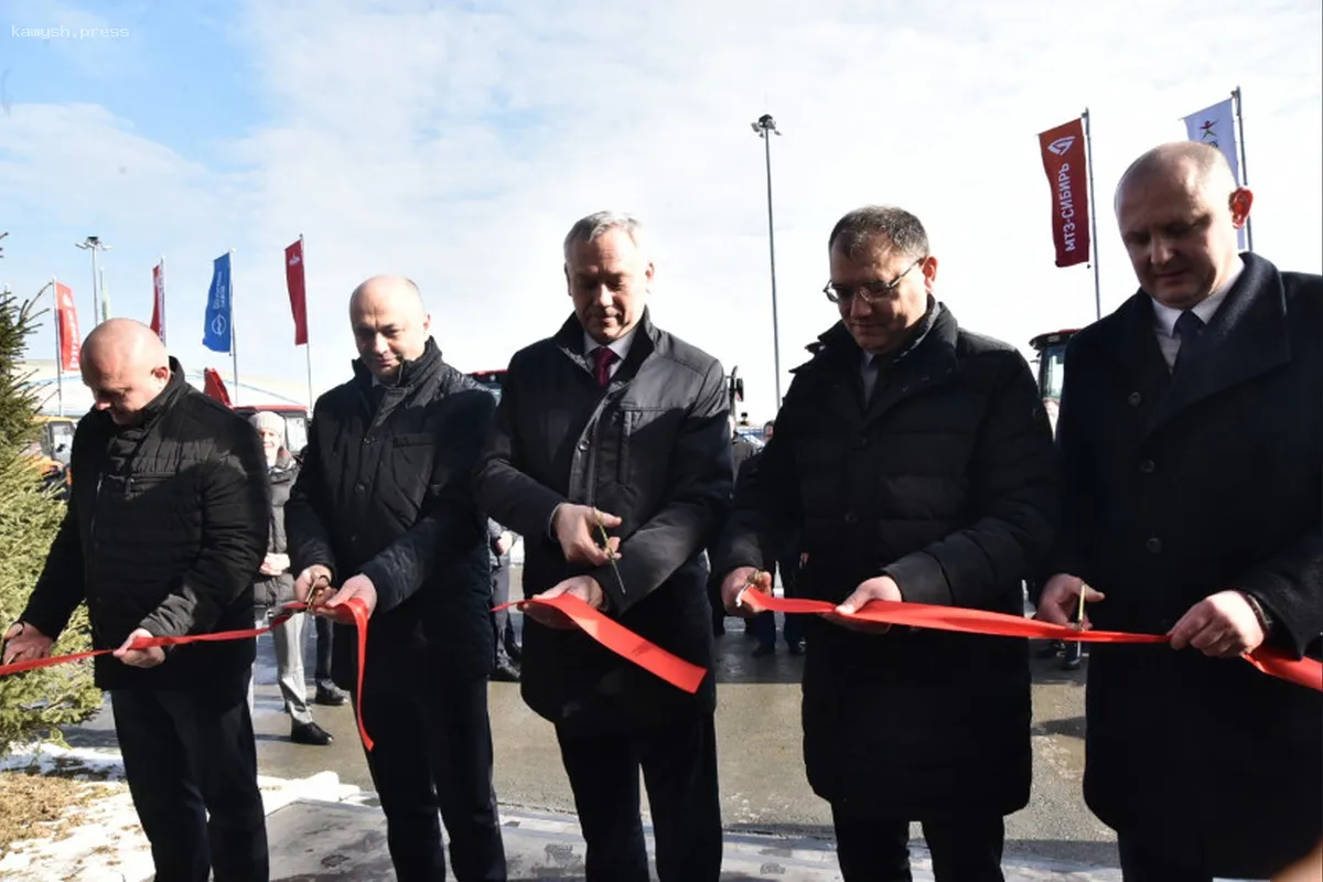 В Новосибирске открылся центр по продаже и обслуживанию белорусской техники