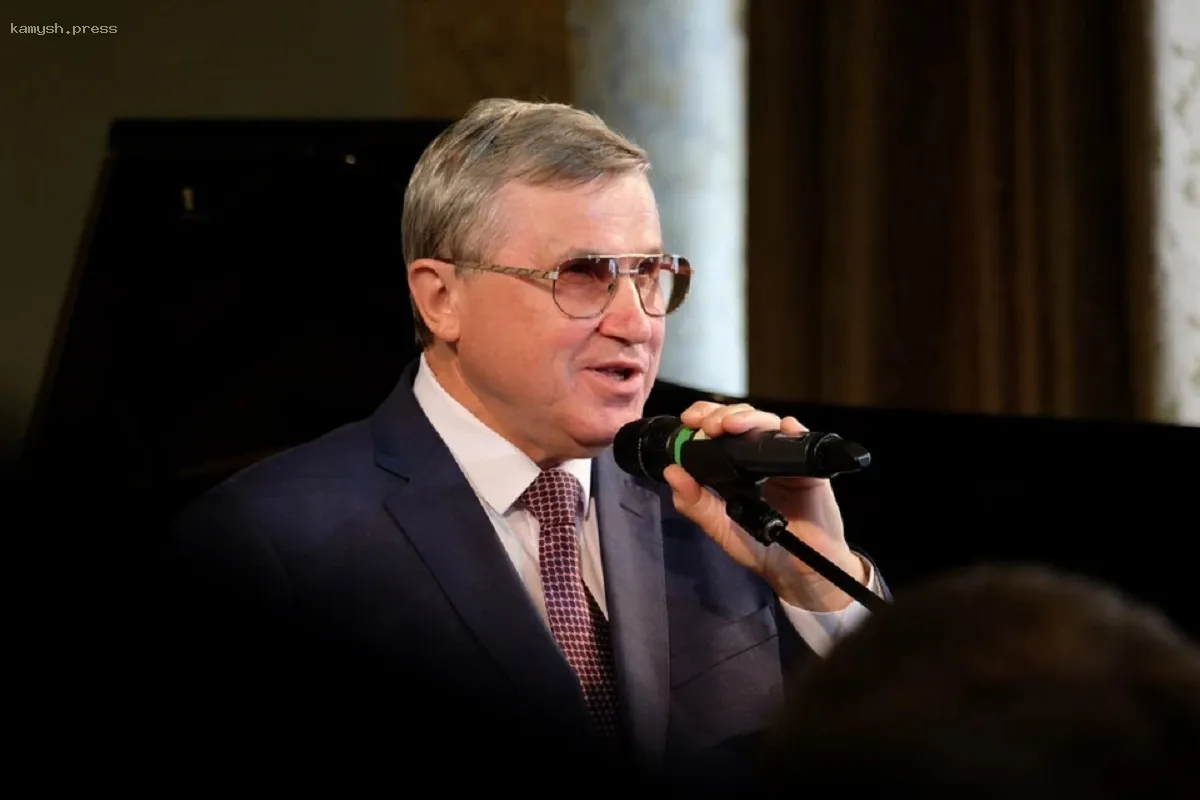 Омский парламентарий Смолин предложил увеличить выплаты на детей