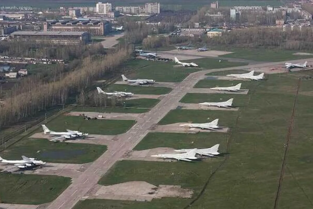 Пожар на аэродроме в Энгельсе после атаки беспилотников