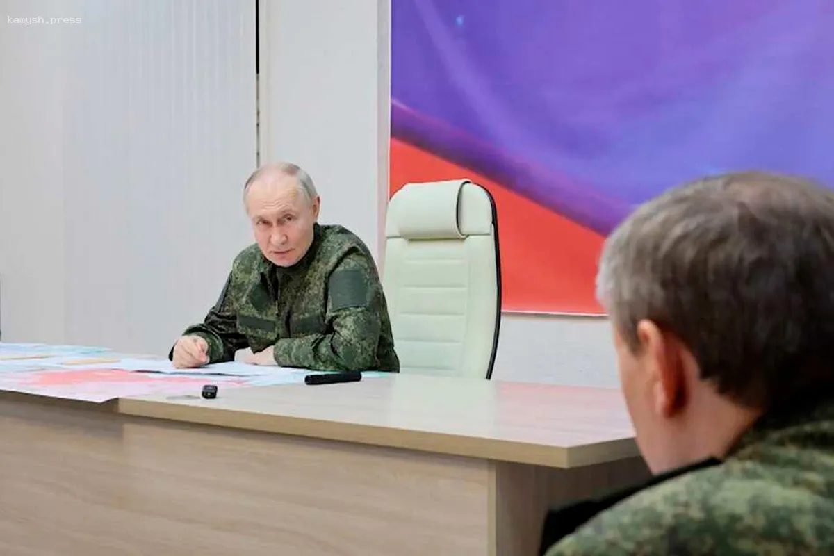 Философ Дугин прокомментировал визит Путина в военной униформе в Курской области