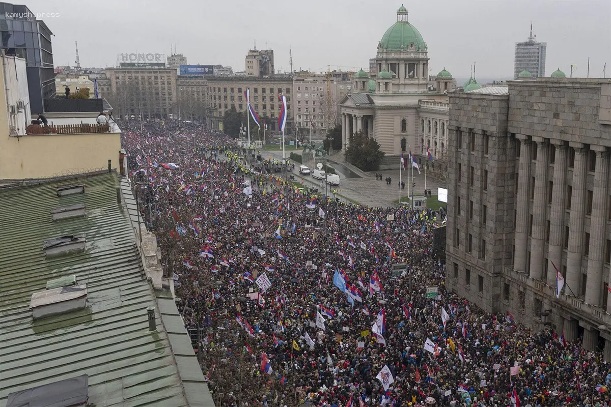 В Белграде на протест вышли свыше ста тысяч граждан