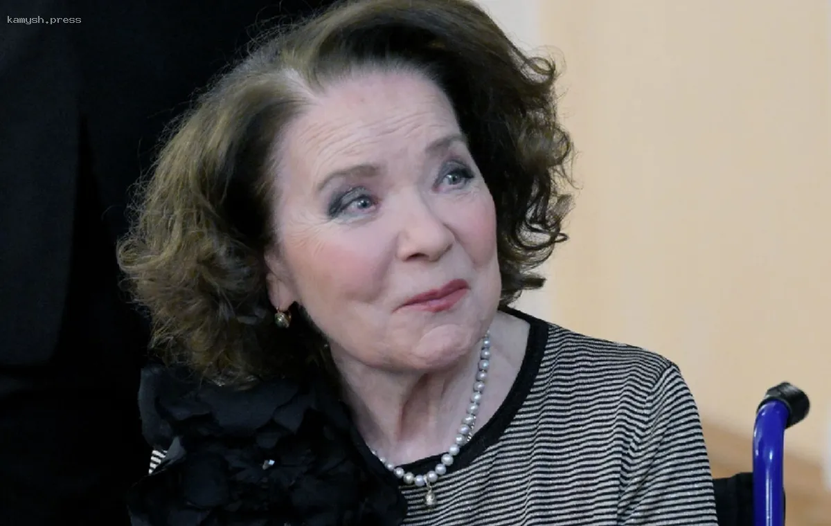 Юрист объяснил, могут ли родственники Миронова унаследовать имущество Голубкиной после её кончины