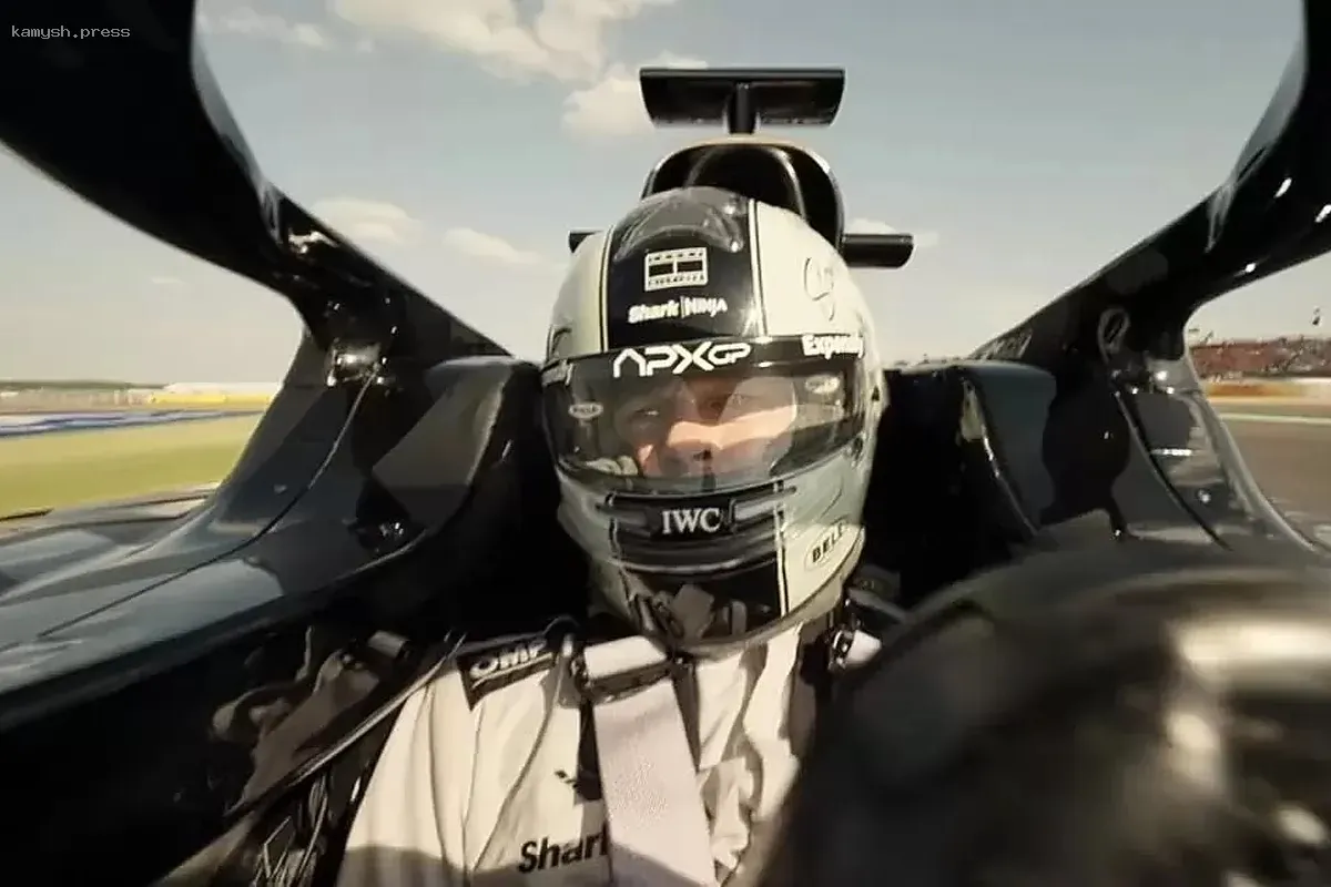 Брэд Питт развил скорость почти 300 км/ч во время съемок фильма