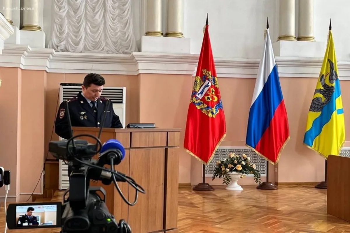 Глава полиции Оренбурга обратился к депутатам с жалобой на нехватку кадров