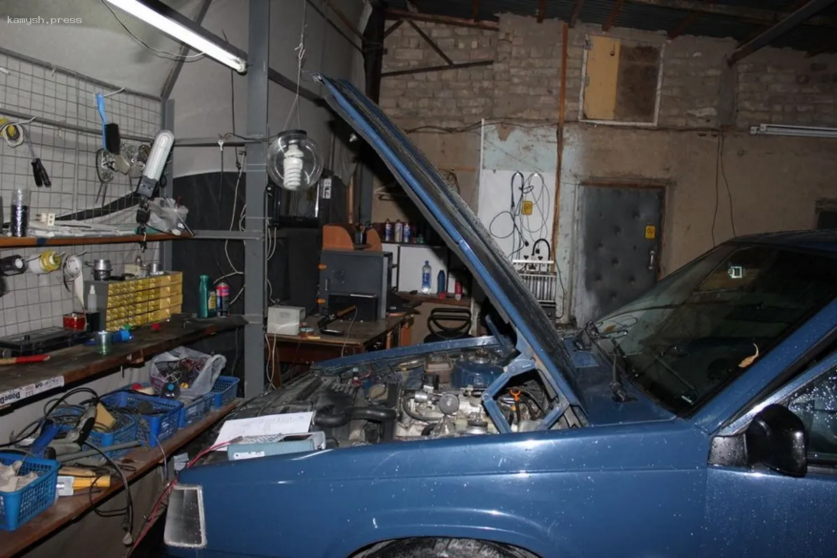 В Тюмени мужчина погиб под автомобилем во время ремонта в гараже