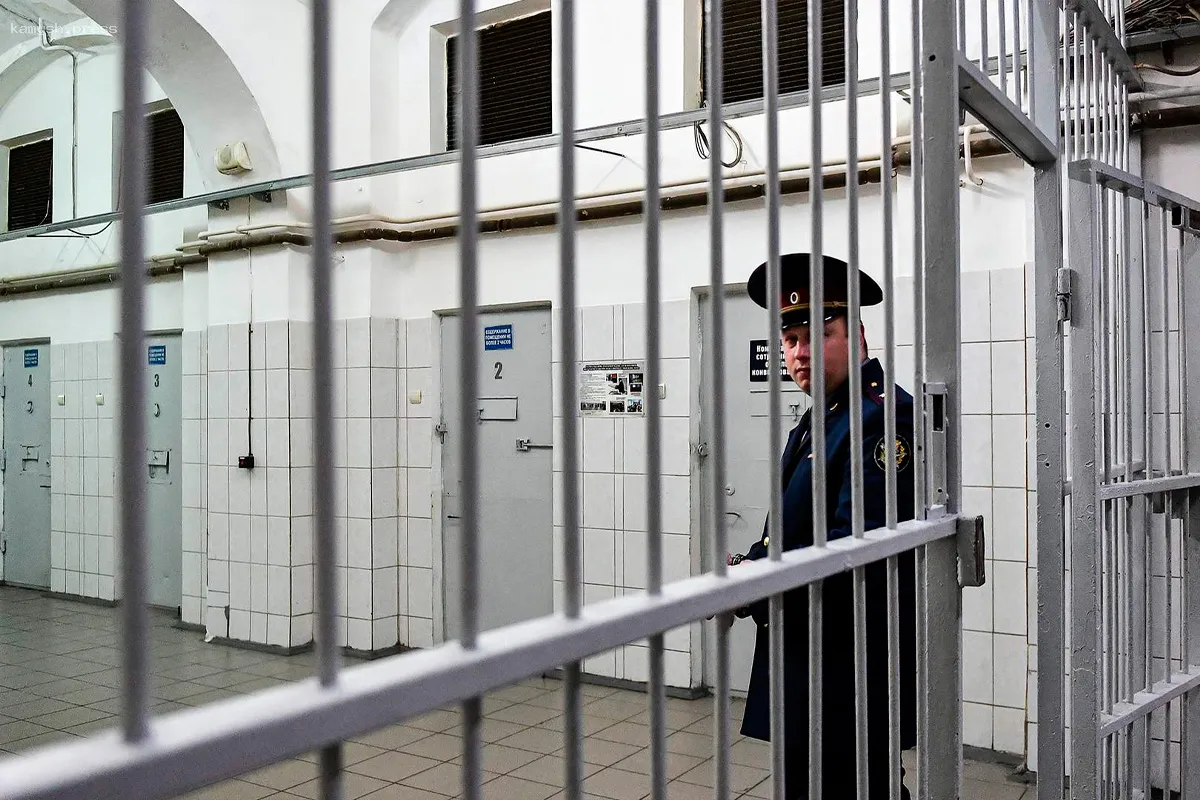 Ректора филиала Курганского госуниверситета оставили под арестом
