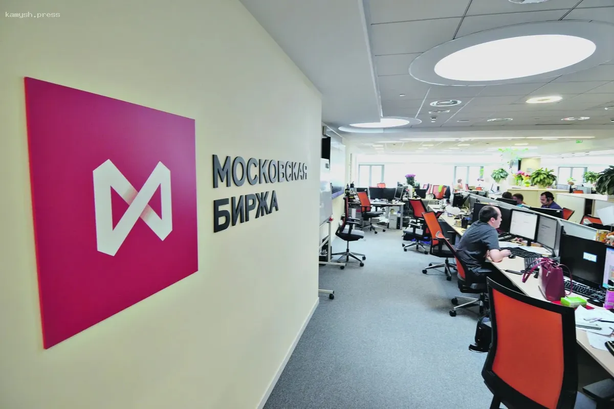 Рубль отреагировал сдержанно на решение ЦБ сохранить ключевую ставку