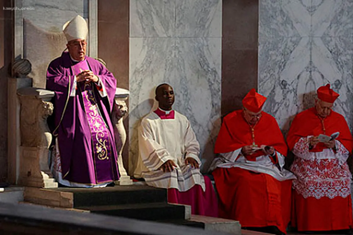 Временная замена папе Римскому назначена на период болезни