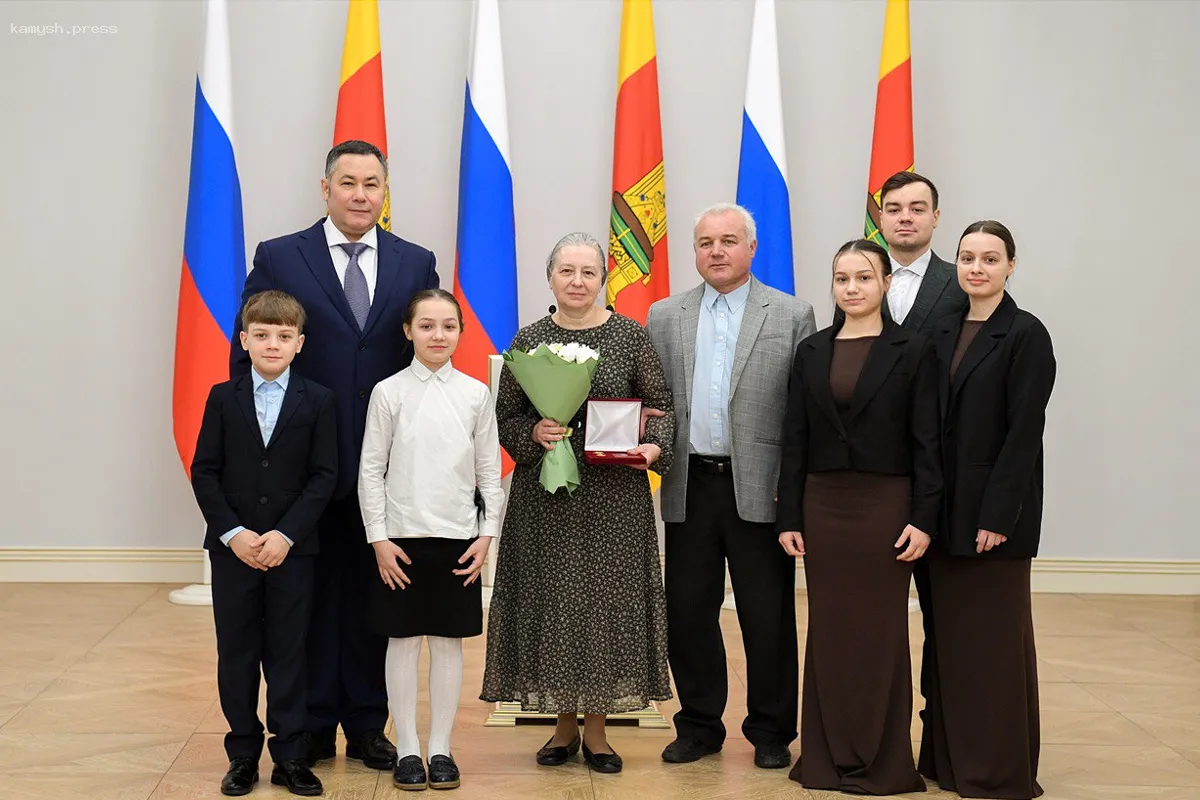 Губернатор Тверской области Игорь Руденя наградил выдающихся женщин Верхневолжья государственными и региональными знаками отличия