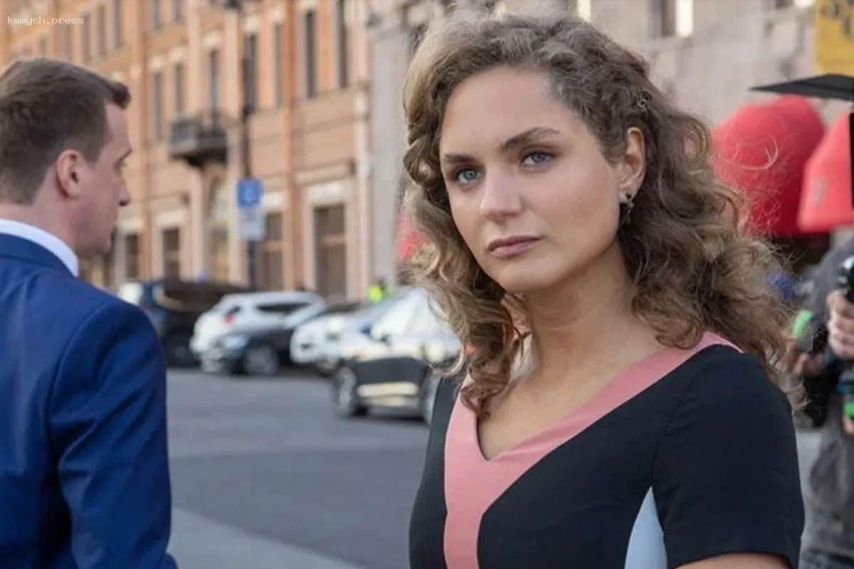 Звезда сериала «Первый отдел» выступила в музыкальном шоу «Голос»