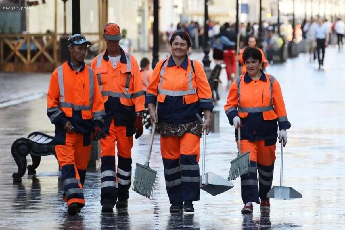 В Новосибирской области наблюдается нехватка сантехников и уборщиков