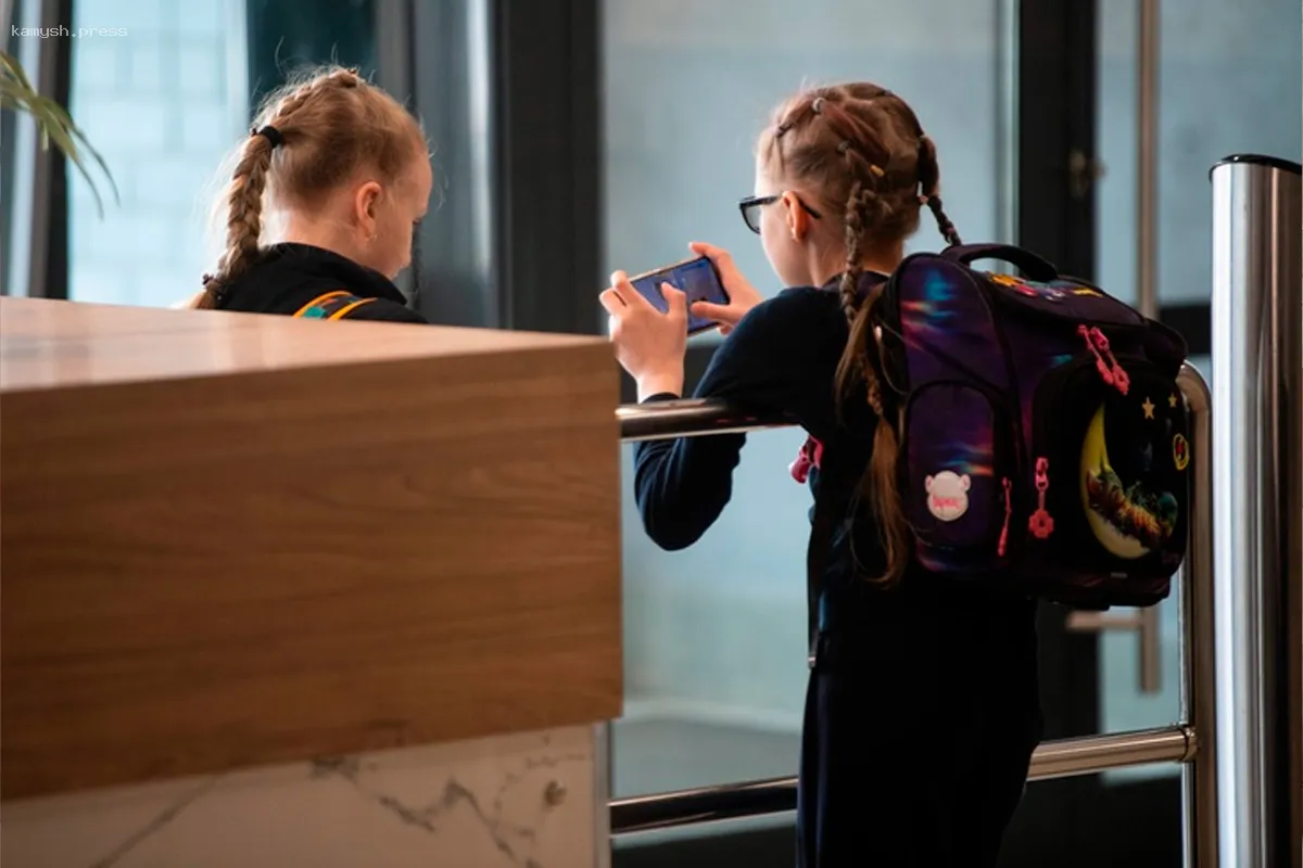 Михаил Богданов раскритиковал инициативу по введению оценок за поведение в школах