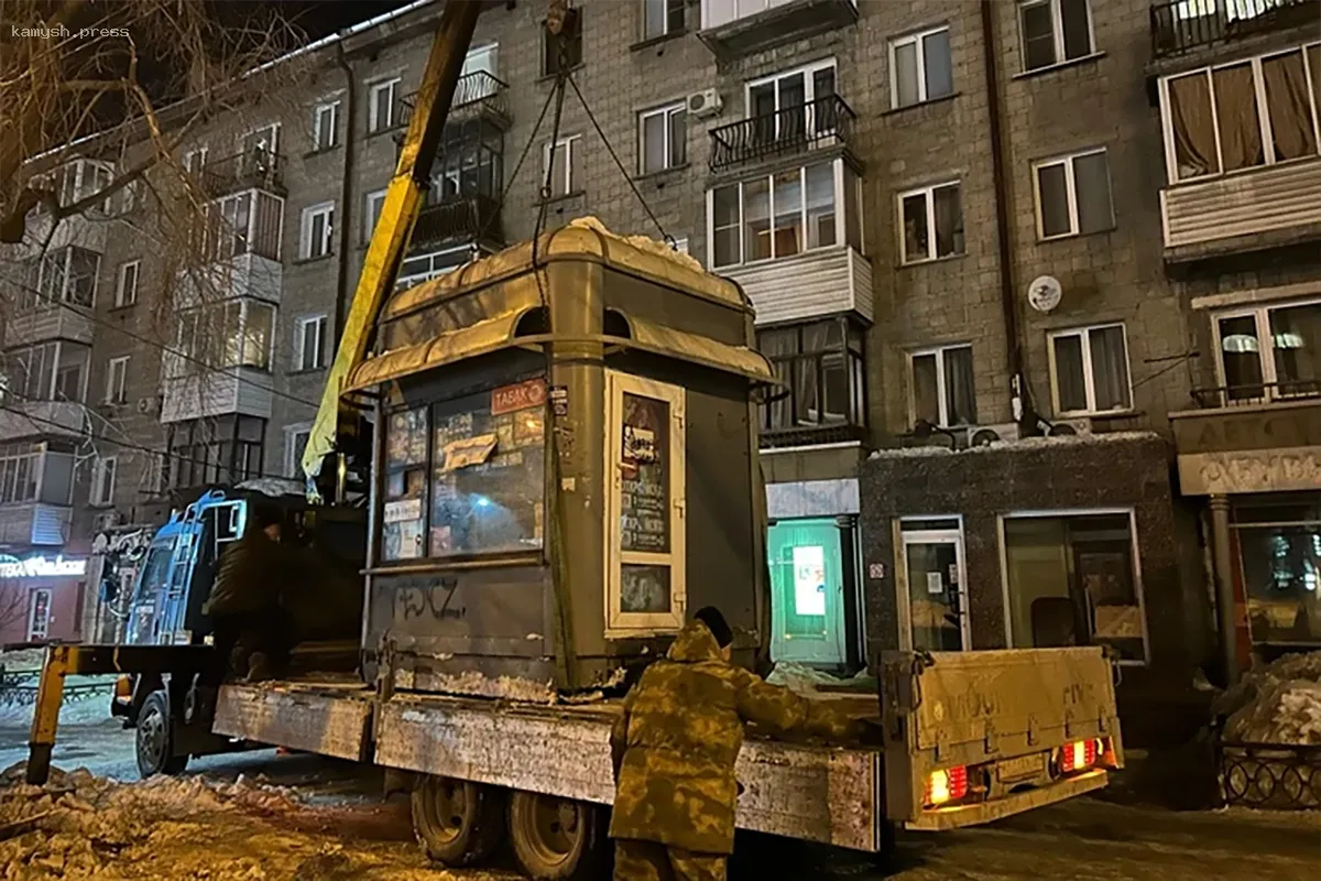 В Новосибирске снесли незаконные киоски на трех улицах города