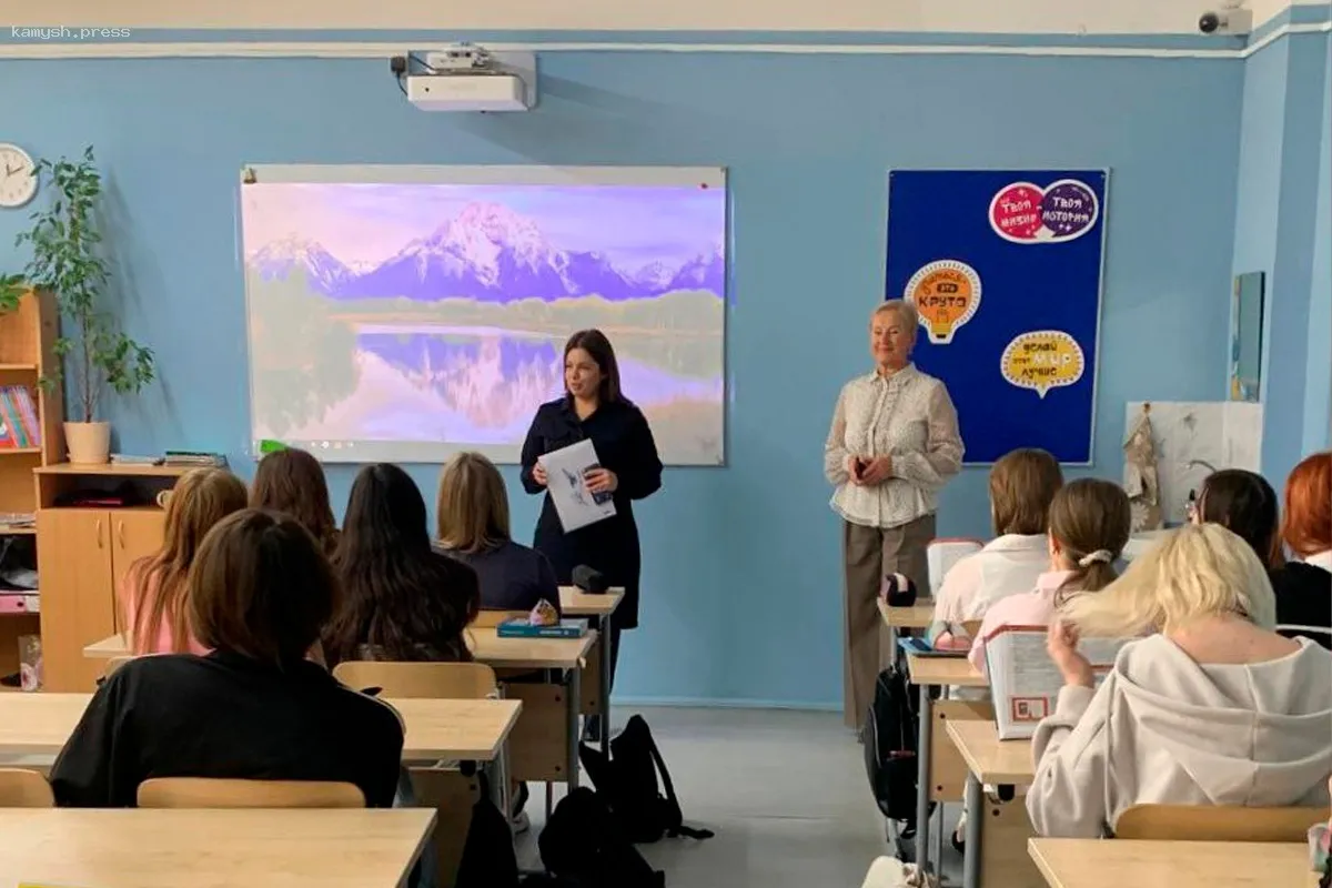 Учащимся округа Пушкинский напомнили о важности уважения к учителям