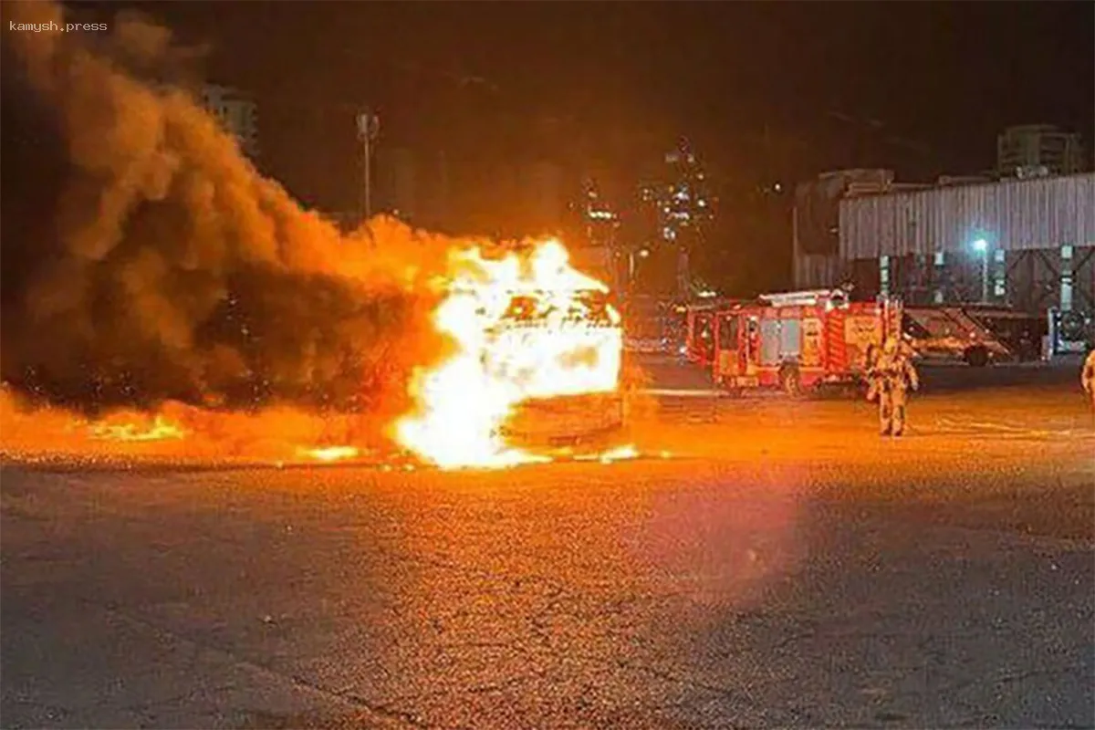 В пригороде Тель-Авива произошли взрывы в нескольких автобусах