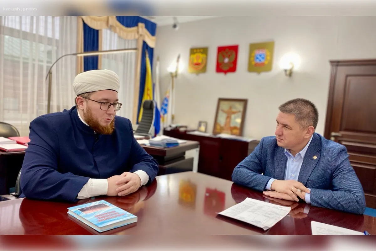Мэр Чебоксар Владимир Доброхотов встретился с новым муфтием Чувашской Республики