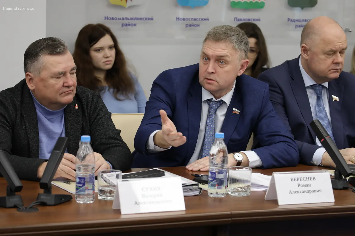 Председатель Законодательного Собрания Кировской области Роман Береснев: Молодежь должна активно вовлекаться в подготовку к 80-летию Победы