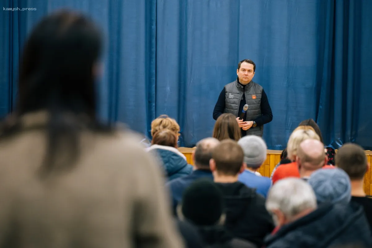 Губернатор Мурманской области Андрей Чибис провел встречу с жителями Кандалакшского района