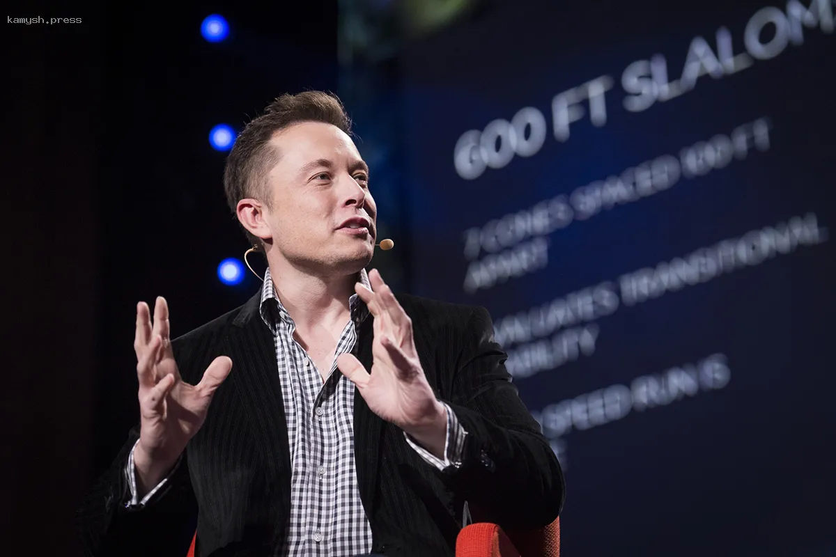 Илон Маск посоветовал Сикорскому успокоиться после его высказываний о Starlink