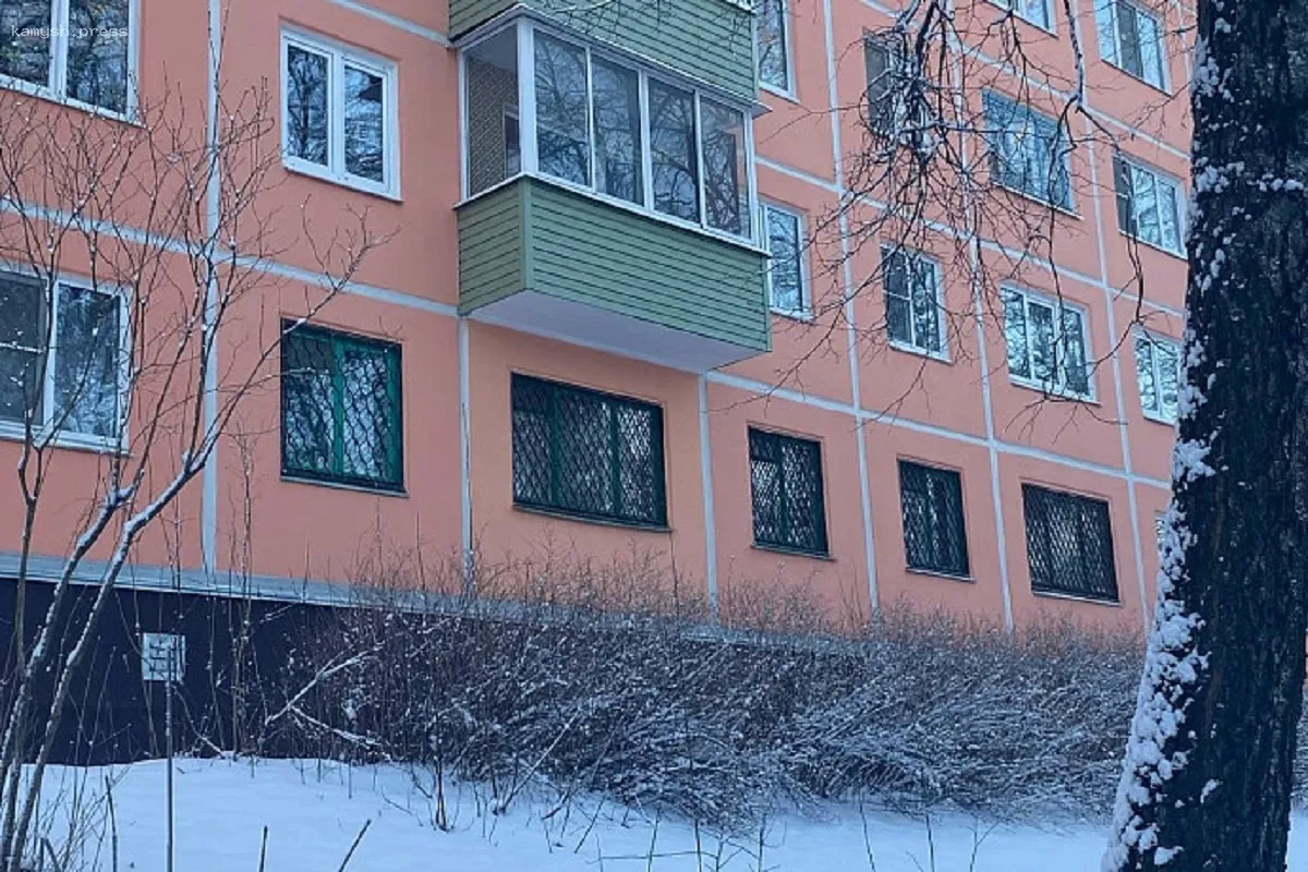 МЧС предупреждает о рисках установки решеток на окнах