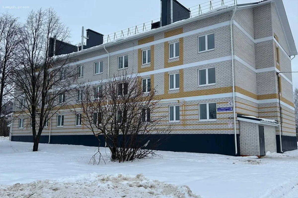 В Марий Эл вручены первые 20 сертификатов на жилье для сирот