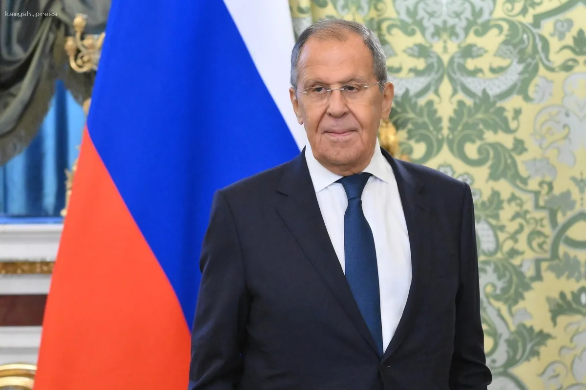 Президент России вручил Лаврову орден Андрея Первозванного за значительные достижения для страны