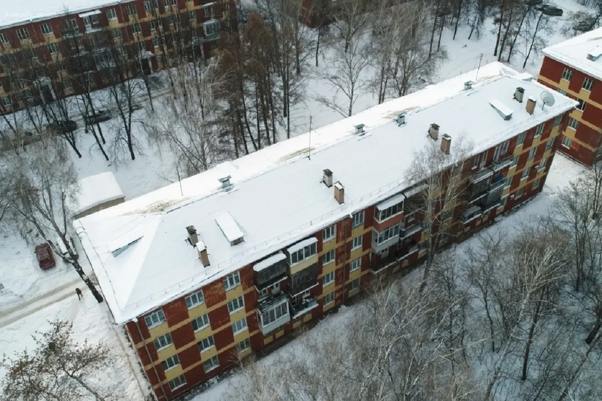В Новосибирске обнаружено свыше 150 нарушений по уборке снега с крыш