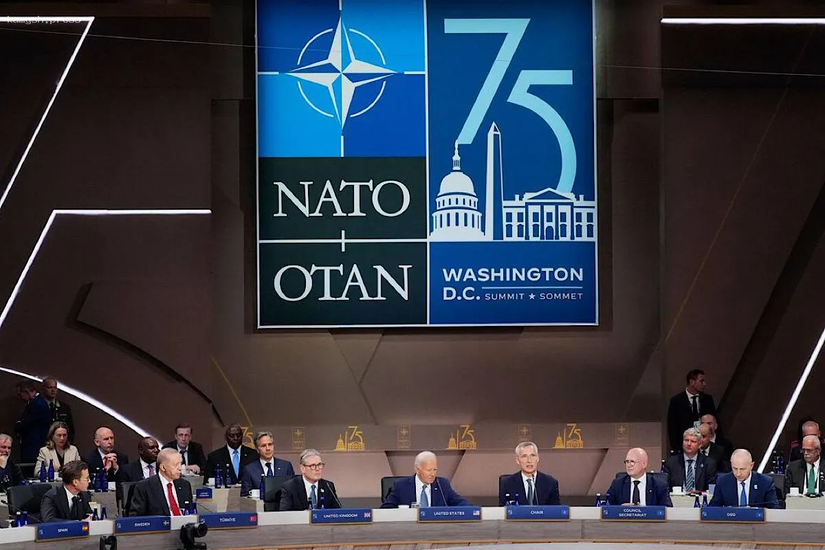 Вашингтон сам спровоцировал кризис: AP считает расширение НАТО опрометчивым шагом