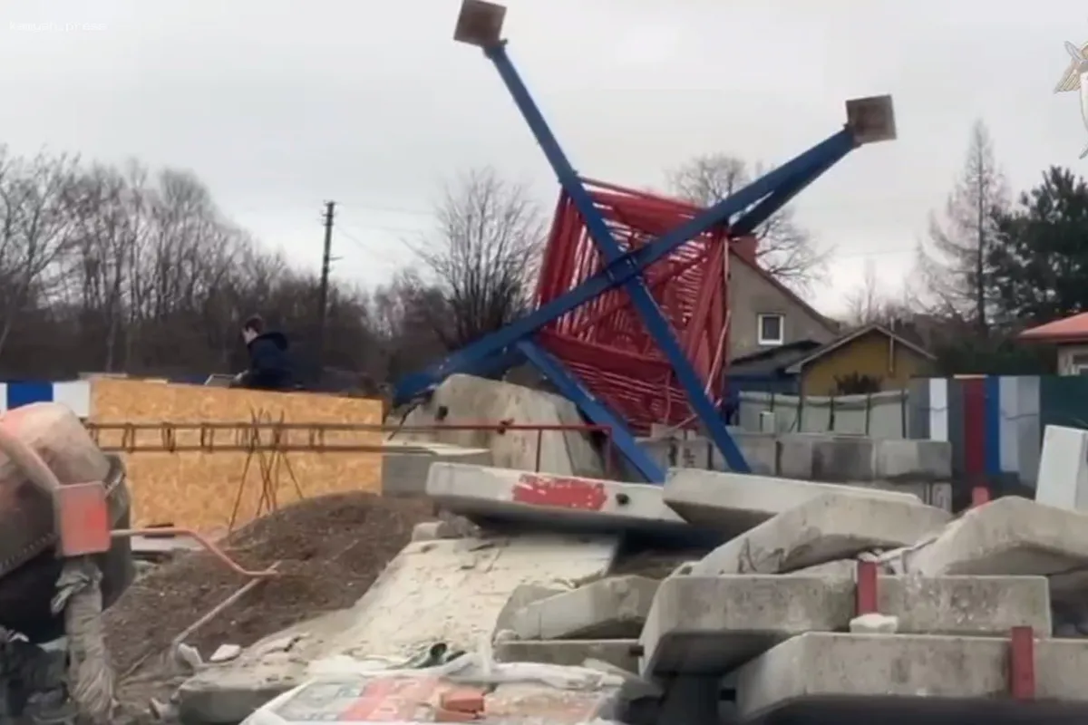 В Калининградской области возбуждено дело после трагической гибели крановщика на стройке