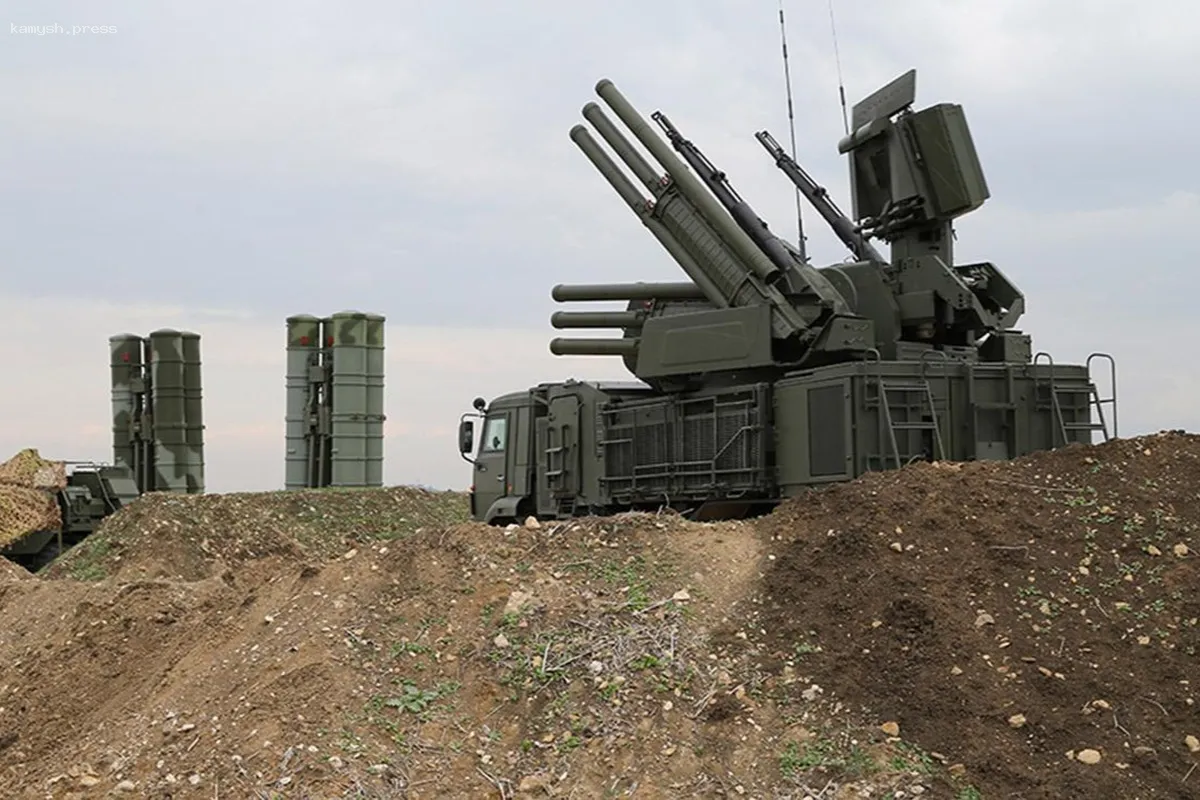 Минобороны: 16 марта системы ПВО предотвратили крупную атаку дронов на Орловскую и Курскую области