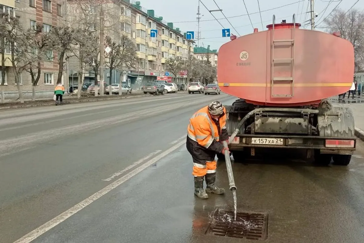 Мэр Чебоксар Владимир Доброхотов призвал муниципальные службы к активным действиям по уборке города