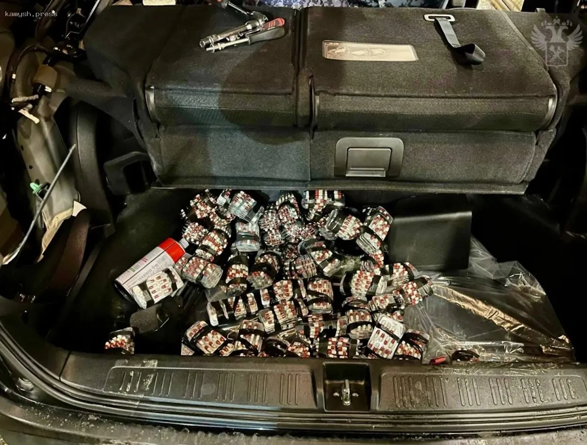 Таможенные службы задержали контрабандистов с наркотиками на сумму 6 миллионов в автомобиле