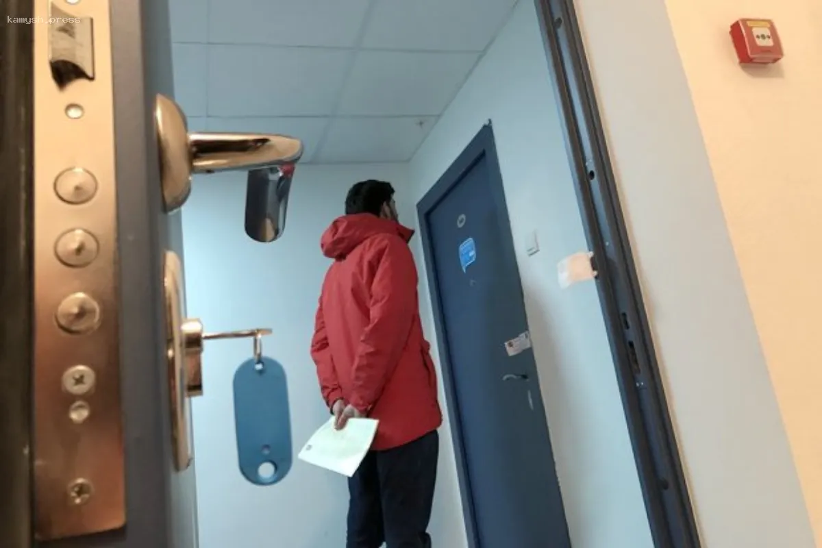 «Блокируют любой доступ». В Костроме банк пытается продать квартиру с людьми