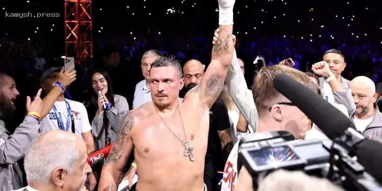 Лапин ответил, возможно ли организовать поединок Усика на территории Украины