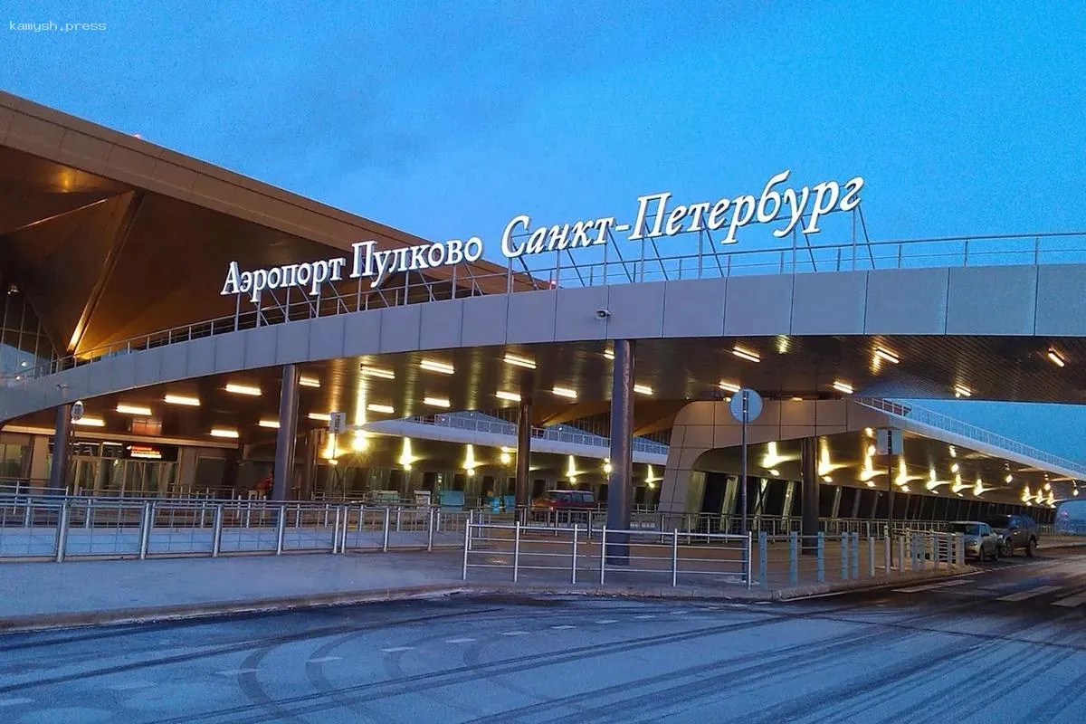 Пулково заработал миллиард рублей на парковочных услугах
