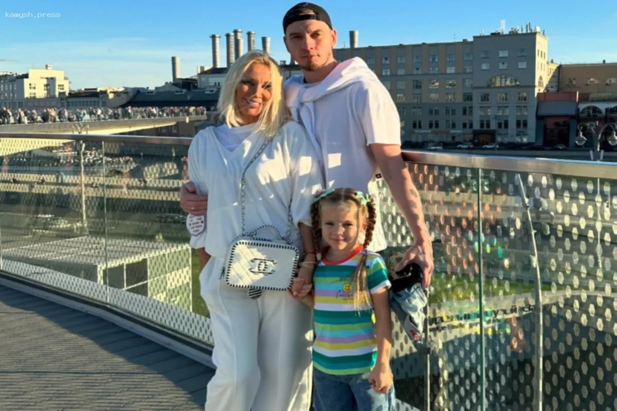 Лера Кудрявцева опровергла слухи о налоговых задолженностях своего супруга